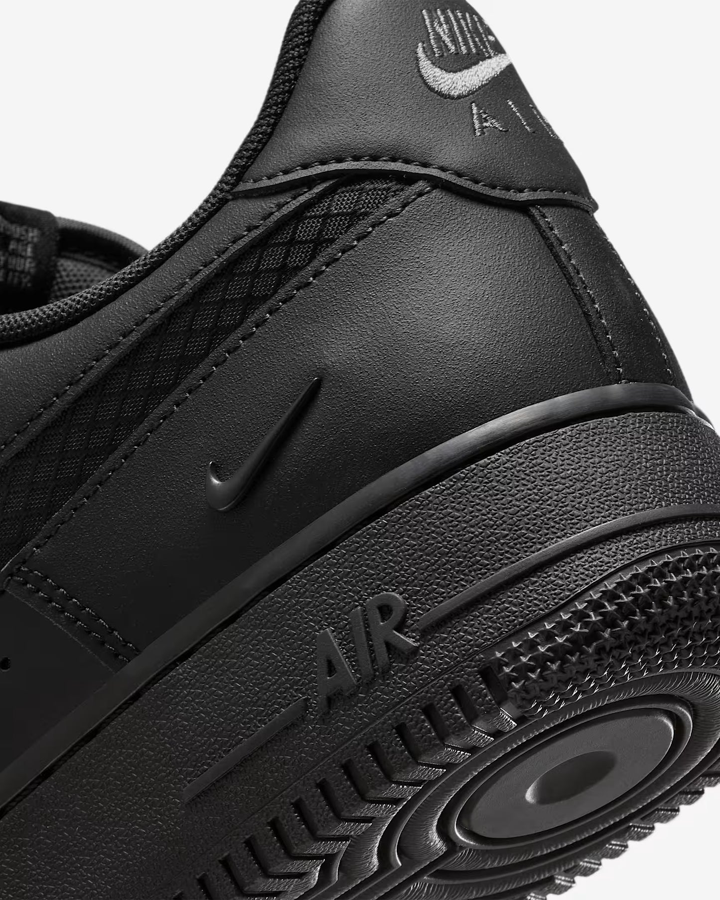 Nike Air Force 1 '07 LV8